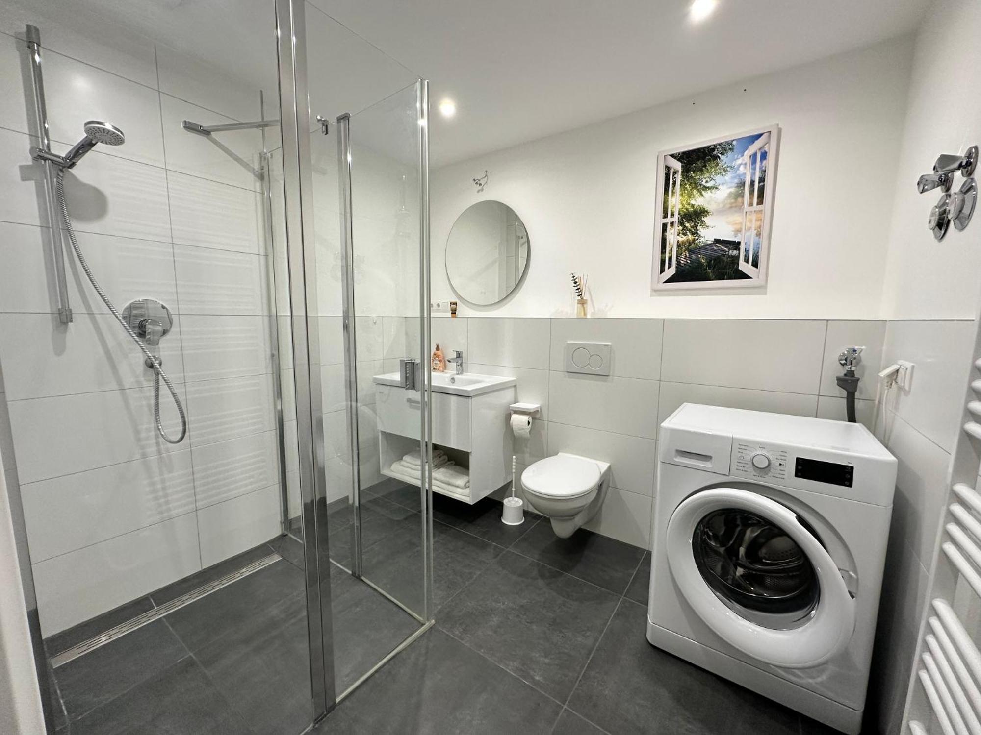 Apartment Modernes I Parkplatz I Terrasse Blumberg
